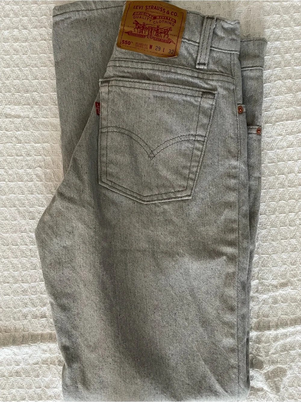 Levi's 550 Relaxed Fit Men's Jeans — Light Grey Denim
